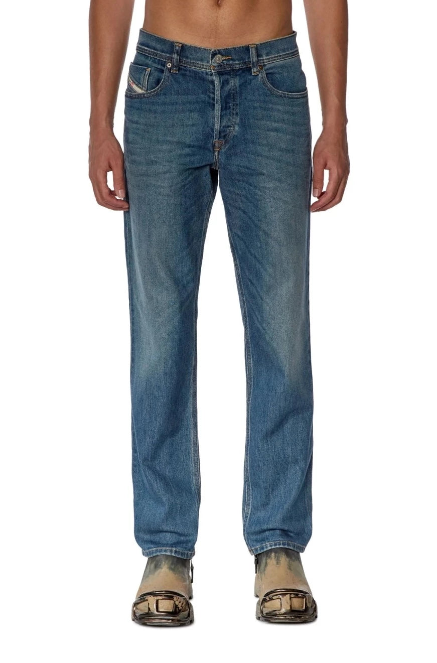 Diesel D-Finitive Tapered 2023 Medium Blue Jeans - 09F88 #drkruger #dr.kruger #dr kruger