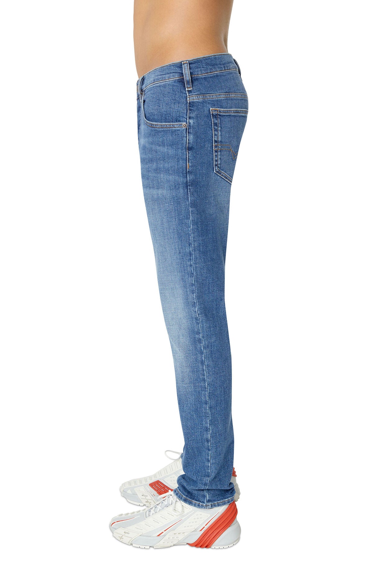 Diesel D-Yennox 0IHAT Tapered Medium Blue Jeans