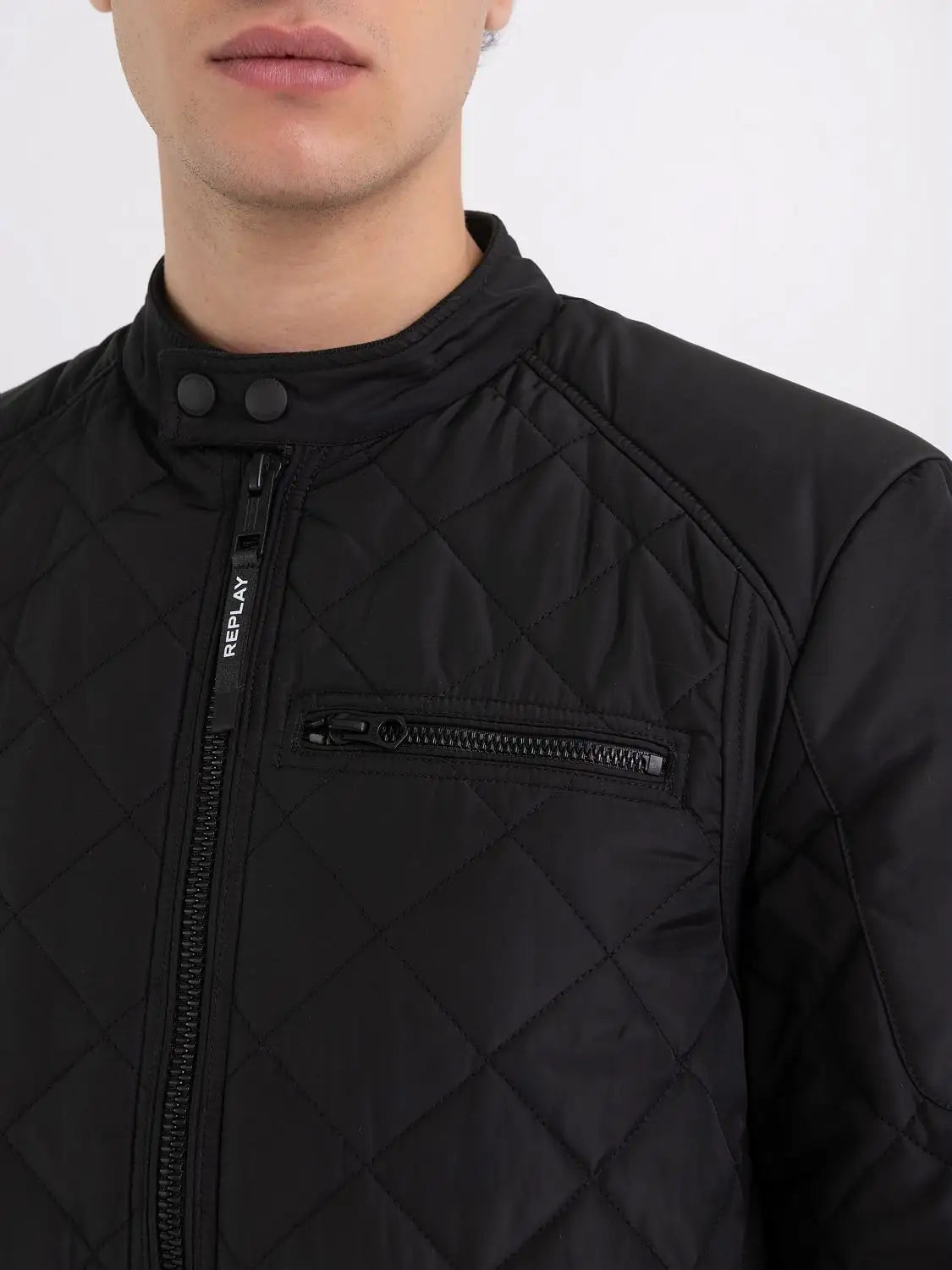 Replay Short Quilted Jacket Black - M8000.000.84442