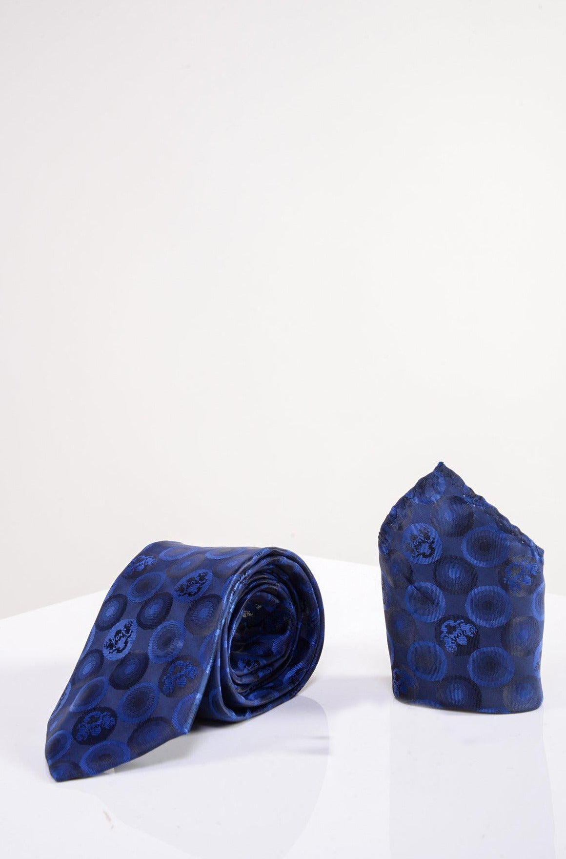 Marc Darcy Bubbles Circle Print Tie and Pocket Square Set Navy